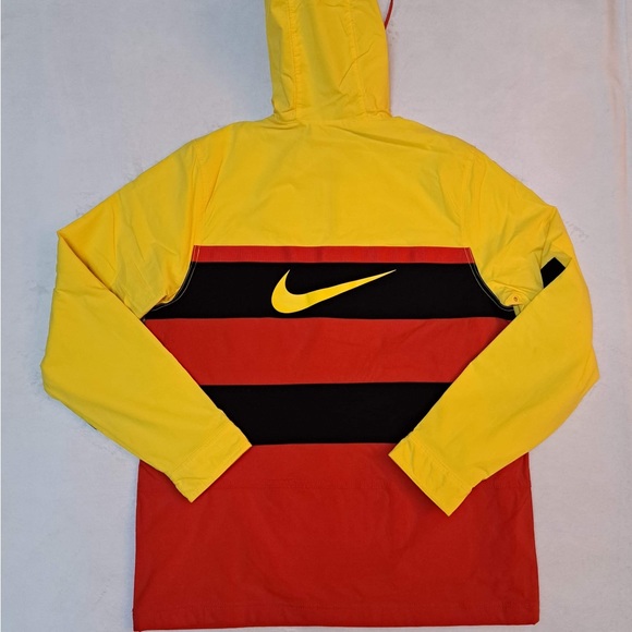 Men's MEDIUM Nike X Liverpool Hype Hike Lifestyle Jacket - Picture 10 of 10